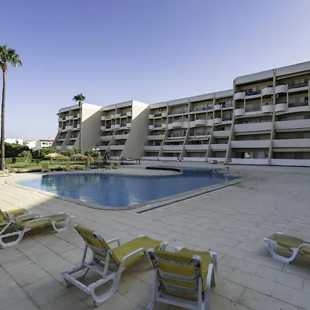 Apartamento Vista Piscina Muito Perto Da *